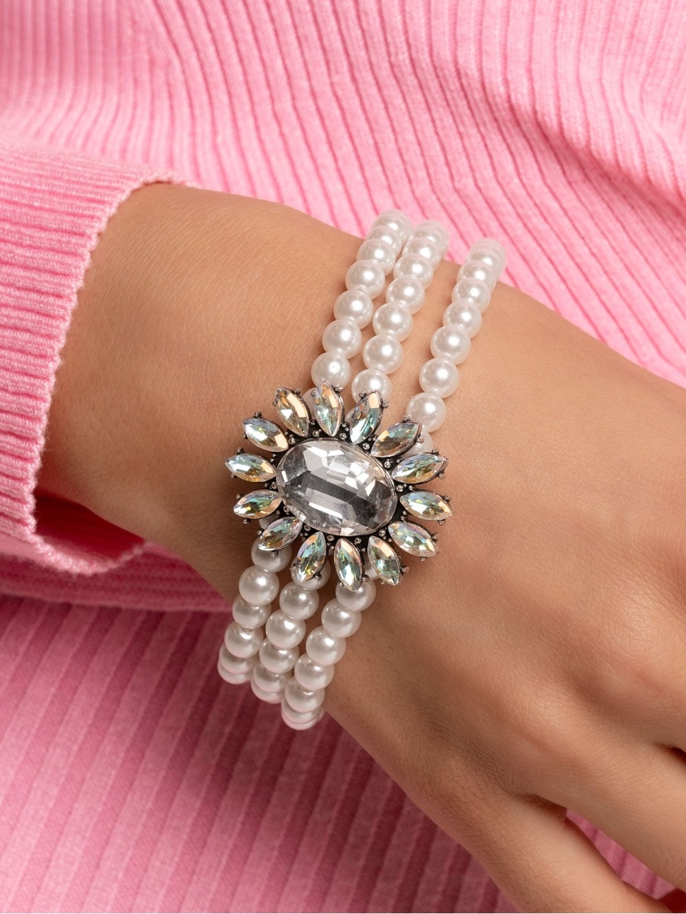 NWT Pearls Necklace, Earrings & Bracelet(Last Set) - Picture 5 of 9